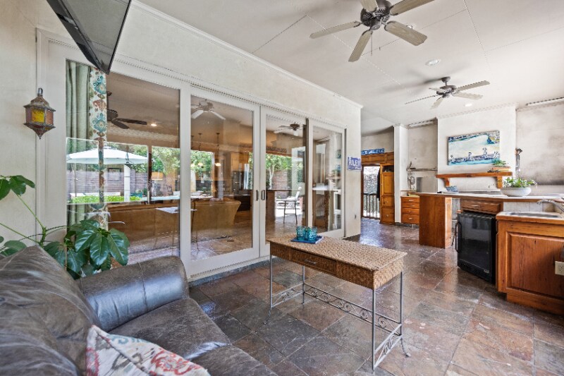 Building Photo - 118 W Bayou Pkwy