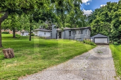 Building Photo - 9901 E Linwood Blvd