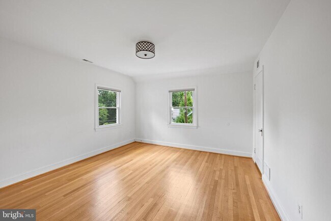 Building Photo - 4714 Upton St NW