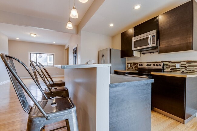 Building Photo - 1922 Shamokin St