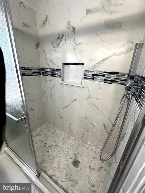 Building Photo - 1008 Tunbridge Rd