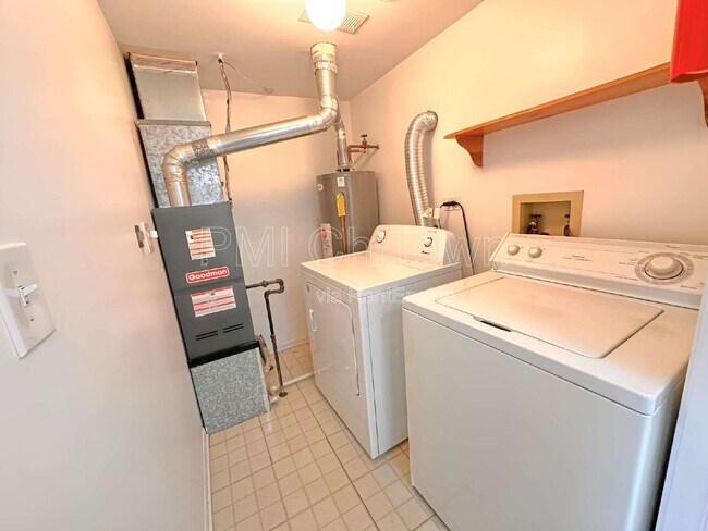 Building Photo - 1172 Regency Dr