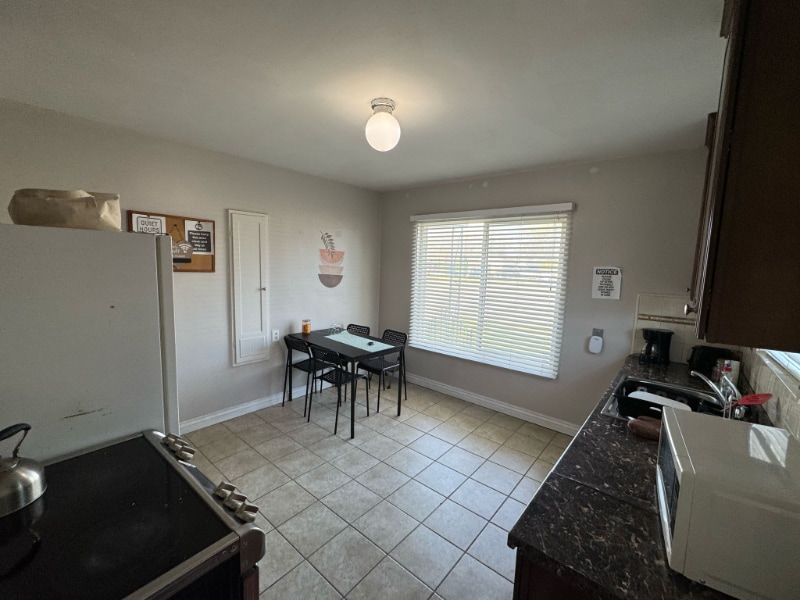 Building Photo - 2577 S 700 E
