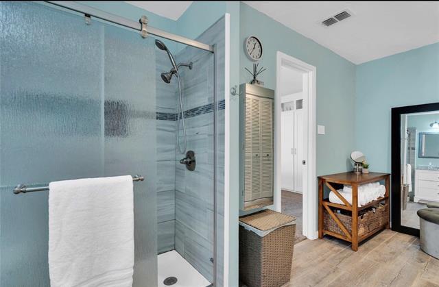 Building Photo - 800 FM 1187