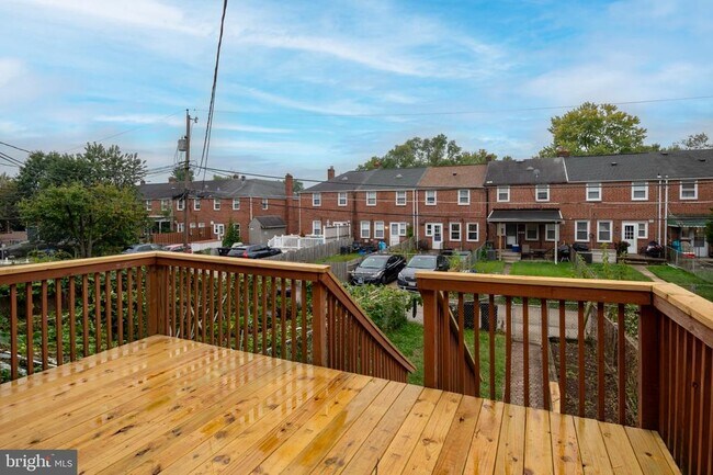 Building Photo - 1621 Thetford Rd