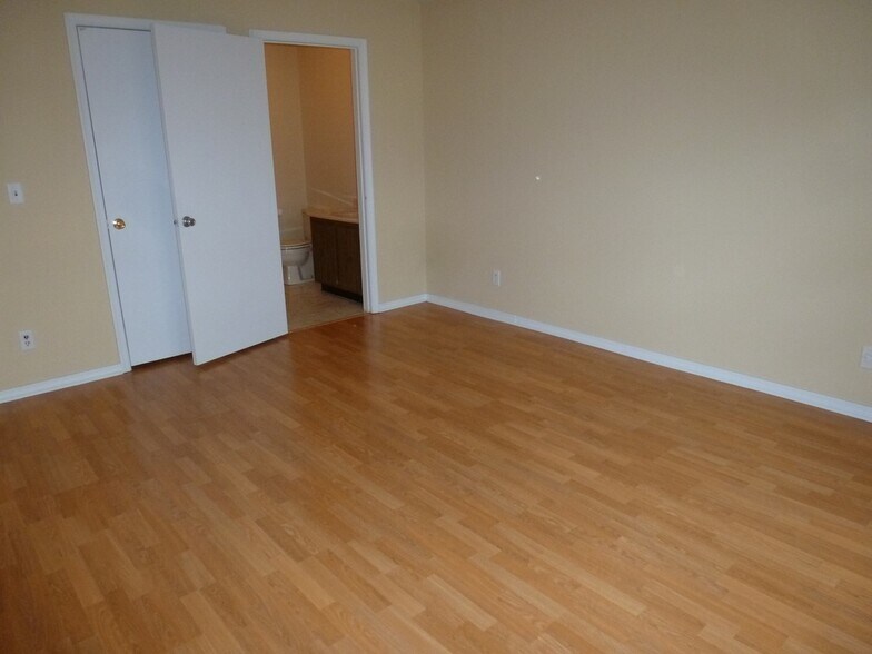 Building Photo - 16-8 Sacramento Ct