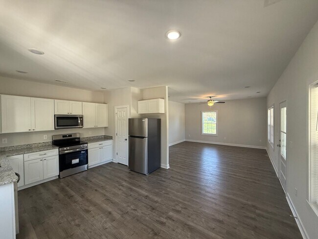 Building Photo - Three bedroom, 2 bath house in Graham-newly constructed!