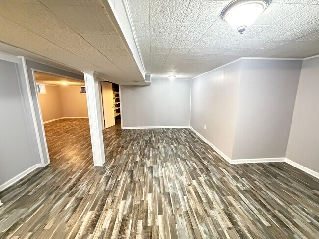 Building Photo - 2208 Stephan Ln