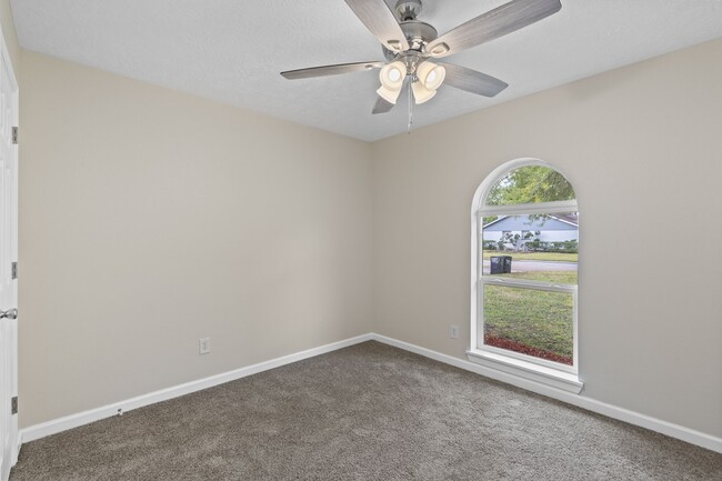 Building Photo - 335 Haymarket Ln