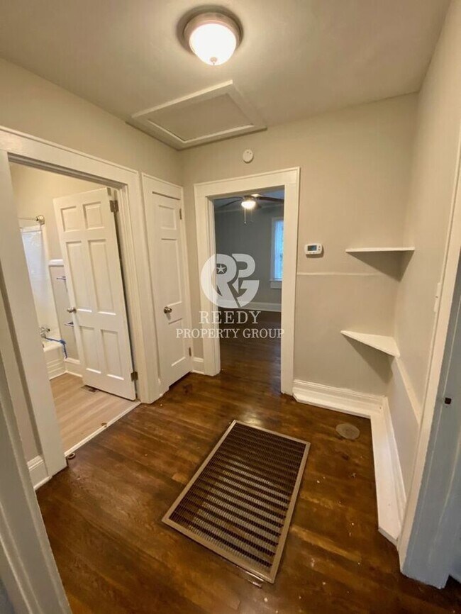 Building Photo - Beautifully renovated Spartanburg Home!