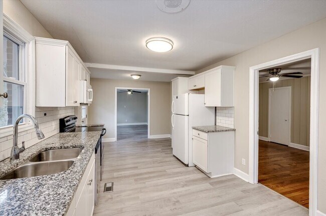 Building Photo - 116 Kirby Dr