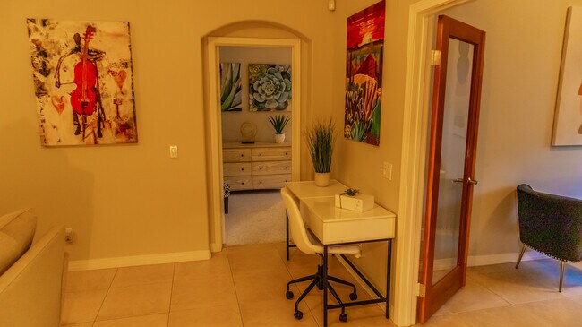 Building Photo - 53220 Avenida Navarro