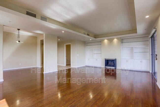 Building Photo - 3060 Sixth Ave
