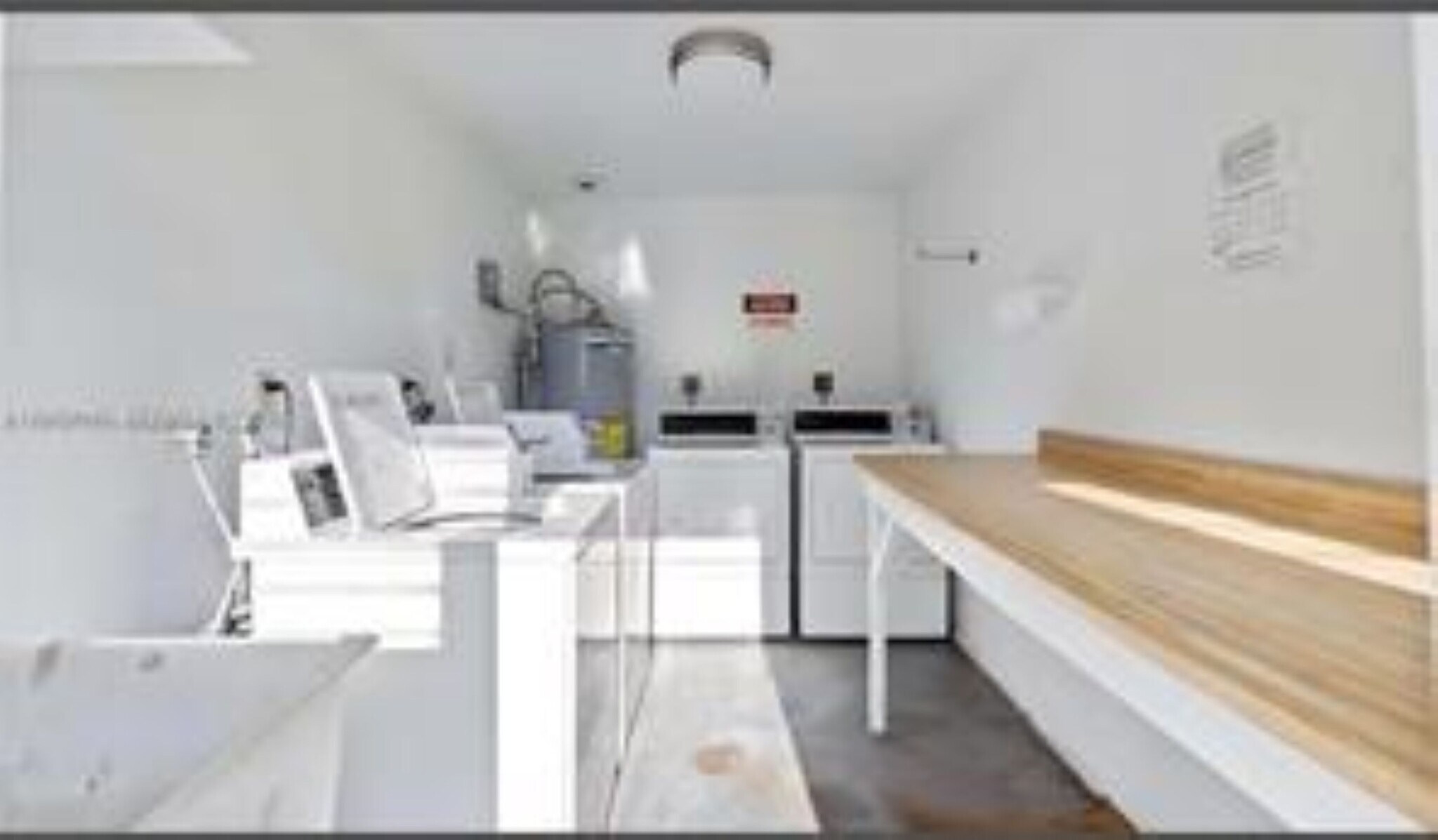 Building Photo - 2170 NE 51st Ct