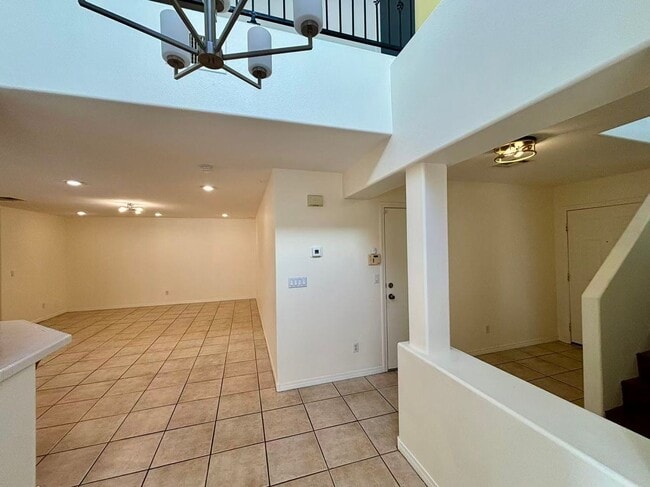 Building Photo - Two-story single-family home