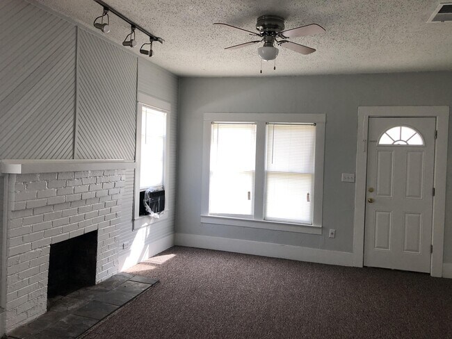 Building Photo - 1211 Monroe St