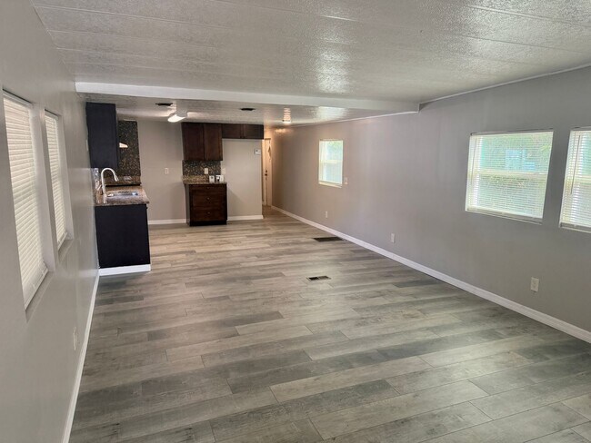 Building Photo - 7213 Harney Rd