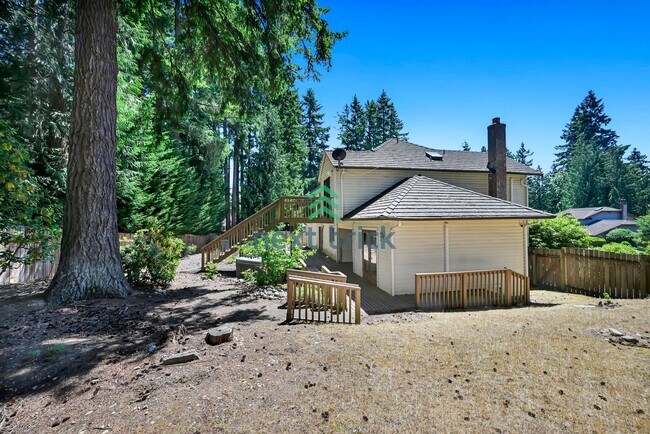 Building Photo - 4 BED & 2.5 BATH SINGLE FAMILY HOUSE FOR RENT