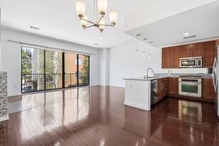 Building Photo - 2600 Museum Way