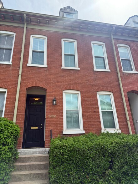 Primary Photo - 2020 Sidney St