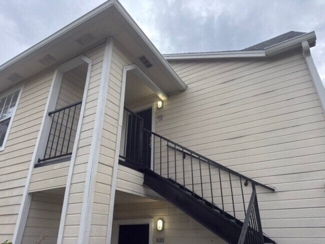 Building Photo - 1039 S Hiawassee Rd