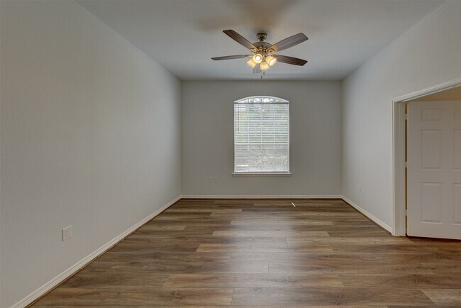 Building Photo - 3045 Marina Bay Dr