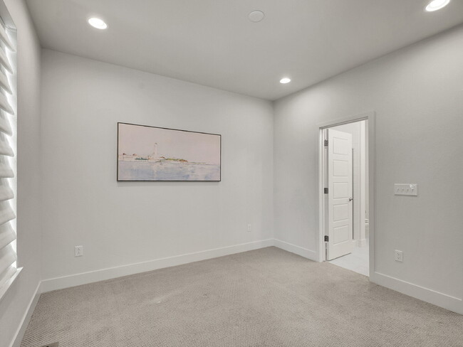 Building Photo - $2,350 - 2 Bed, 2.5 Bath Townhome in Broom...