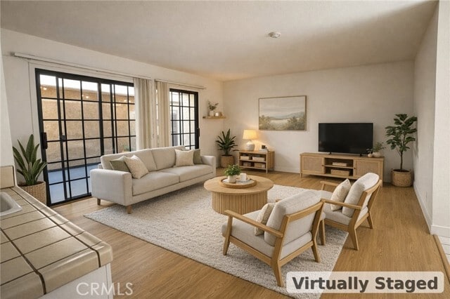 Building Photo - 526 S Catalina Ave