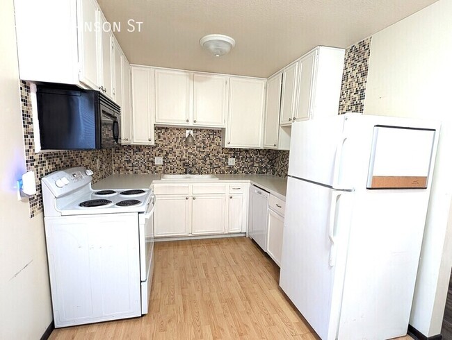 Building Photo - 1331 Johnson St