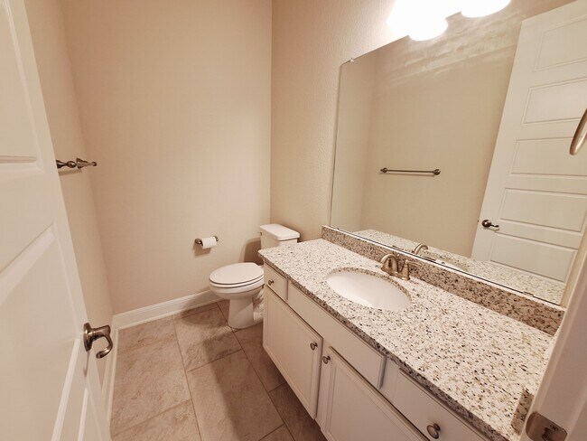 Building Photo - 4562 Katherine Dr