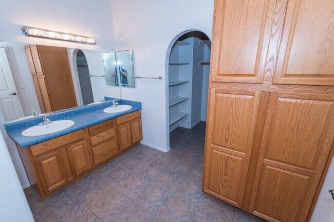 Building Photo - Large Corner Lot Home with 3 Bedrooms, 2 Baths, Central A/C, Washer & Dryer included!