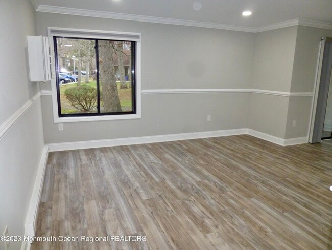 Building Photo - 127 Amberly Dr