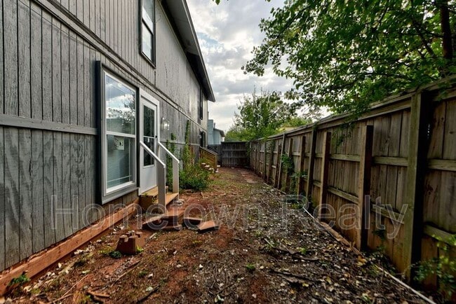 Building Photo - 6456 W Hefner Rd