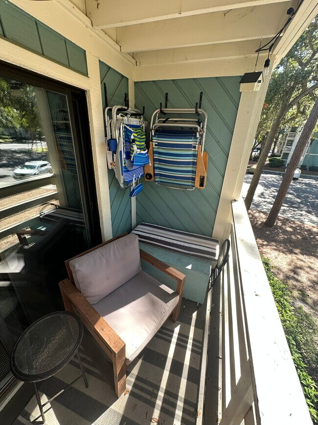 Building Photo - 45 Folly Field Rd