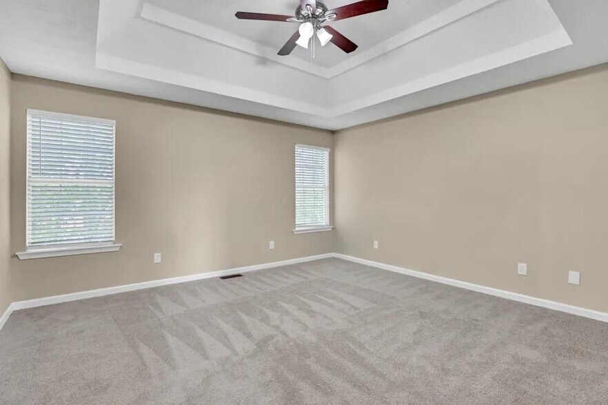 Building Photo - 3261 Sugar Creek Falls Ave SE