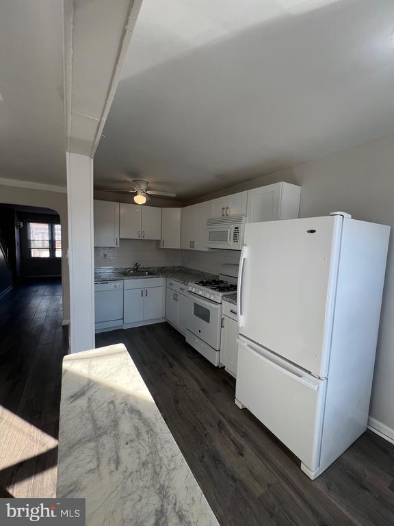 Building Photo - 952 Grant Rd