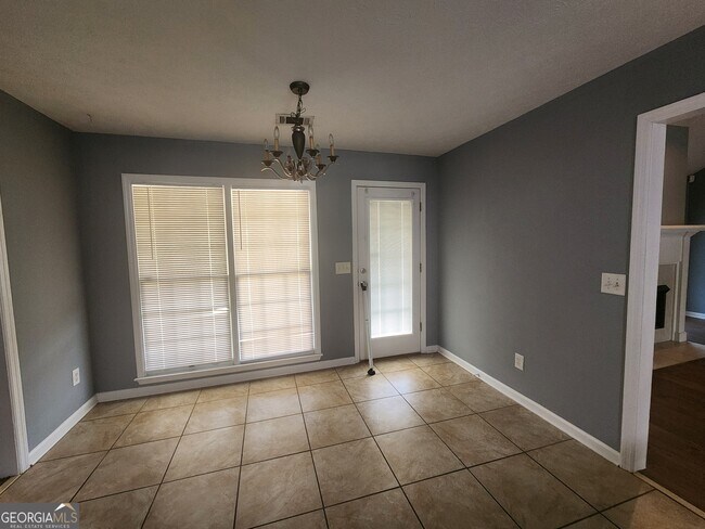 Building Photo - 7168 Village Loop