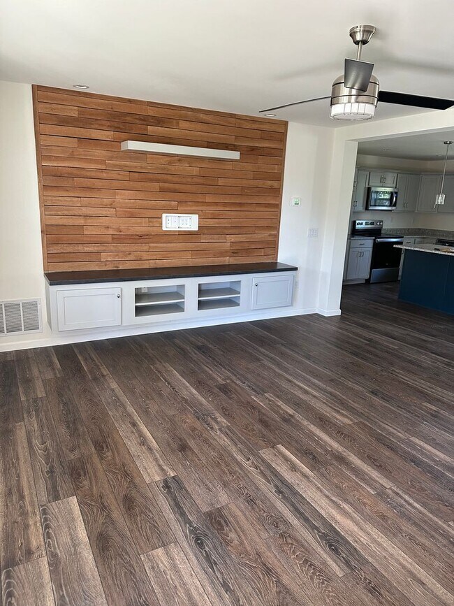 Building Photo - Immaculate 3 bedroom home in Boalsburg ava...