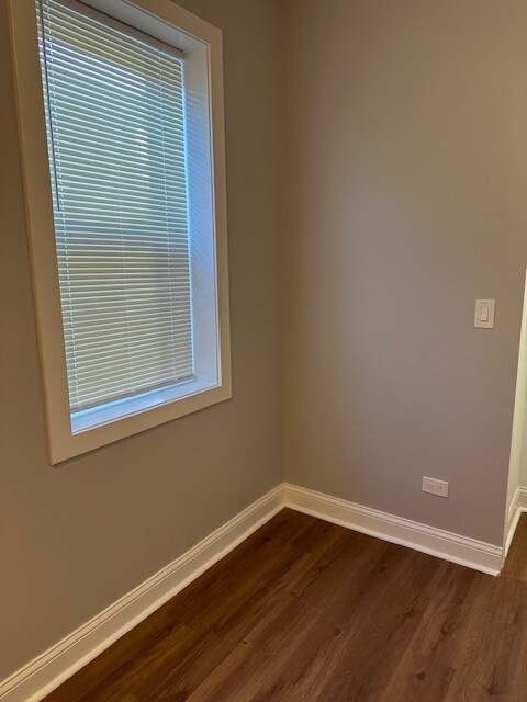 Building Photo - 2827 W 23rd St