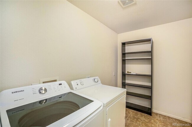 Building Photo - 9753 E Carolina Pl