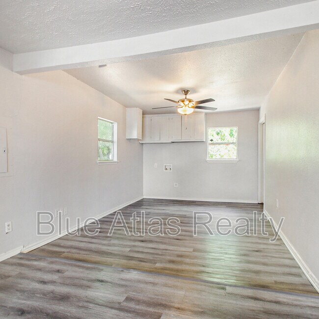 Building Photo - 5633 Ramey Ave