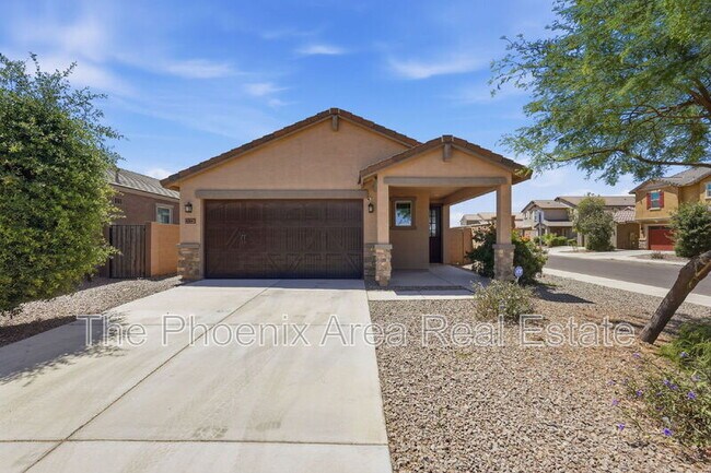 Building Photo - 40643 W Shaver Dr