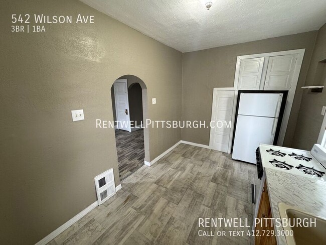 Building Photo - 3 Bedroom Home in Clairton