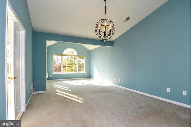 Building Photo - 43265 Morven Square