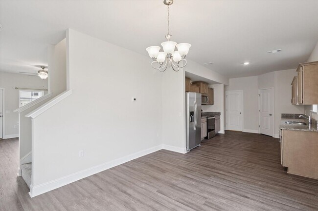 Building Photo - $500 RENT CREDIT | AVAILABLE NOW! (Small Pets Only)
