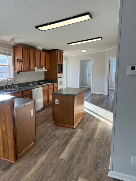 Building Photo - 2368 Beth Haven Church Rd