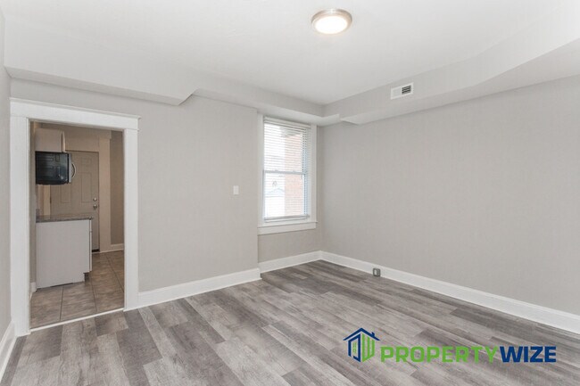 Building Photo - 1814 E 30th St