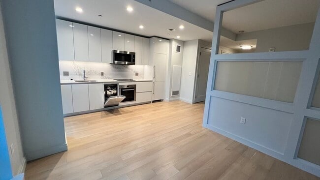 Building Photo - 133 Seaport Blvd