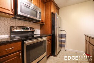 Building Photo - 104 Winter St