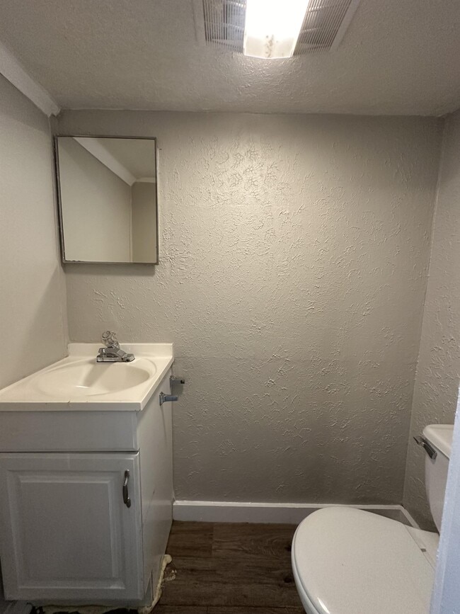 Building Photo - 3828 E 11th St